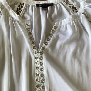 Beautiful white flowy blouse medium